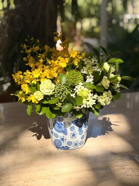 ARRANJO EM VASO PORCELANA P