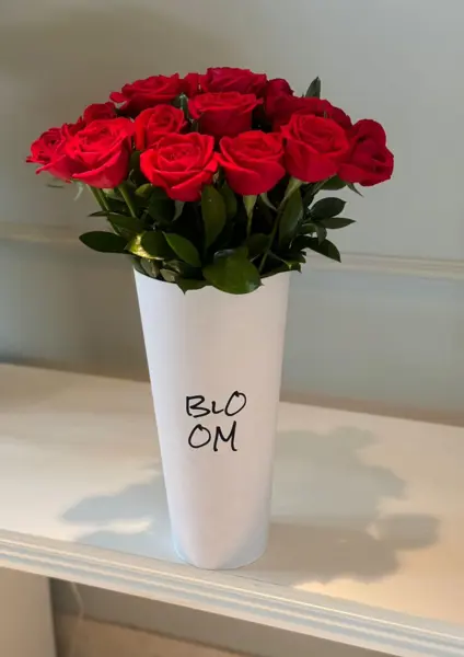 CAIXA CONE COM 15 ROSAS