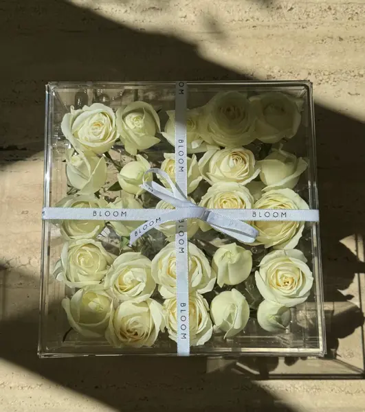 CAIXA ACRÍLICA  25 ROSAS